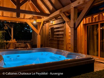 cabane jacuzzi auvergne